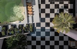 HOLT's Hotel De Mi Independencia