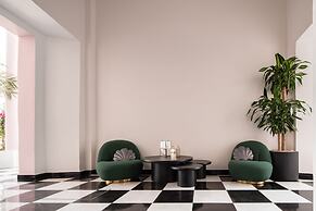 HOLT's Hotel De Mi Independencia