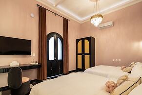 HOLT's Hotel De Mi Independencia