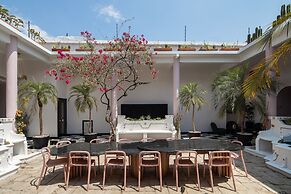 HOLT's Hotel De Mi Independencia