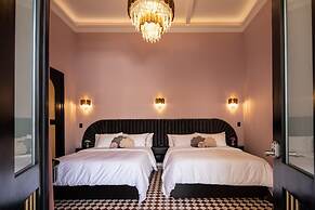 HOLT's Hotel De Mi Independencia