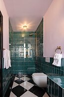 HOLT's Hotel De Mi Independencia