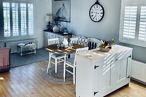Wavecrest Holiday Cottage