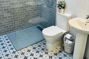 Wavecrest Holiday Cottage