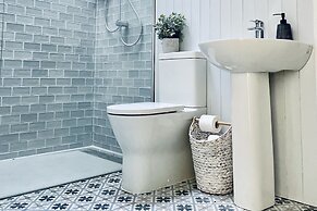 Wavecrest Holiday Cottage