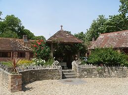 Kingston Country Courtyard