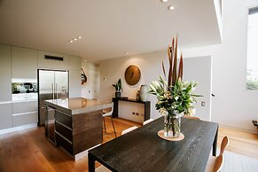 Release Wanaka - Lake Edge