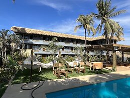 Straw Hat Surf Hostel