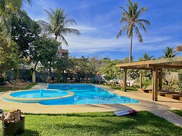 Straw Hat Surf Hostel