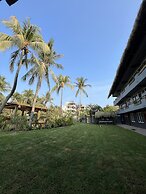 Straw Hat Surf Hostel