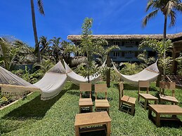 Straw Hat Surf Hostel