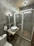 Straw Hat Surf Hostel