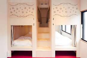 GOLDEN GUEST HOUSE HAKATA - Hostel