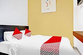 Super OYO 90692 Point Hostel