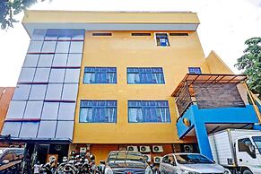 Super OYO 90692 Point Hostel