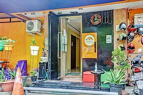 Super OYO 90692 Point Hostel