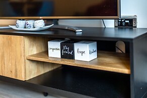 Ashview 2 - Heathrow - Thorpe Park - Free Parking