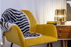 Ashview 2 - Heathrow - Thorpe Park - Free Parking