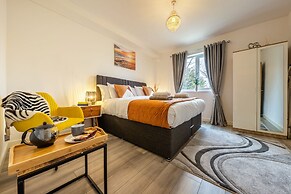 Ashview 2 - Heathrow - Thorpe Park - Free Parking