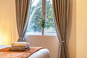 Ashview 2 - Heathrow - Thorpe Park - Free Parking