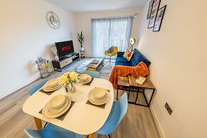 Ashview 2 - Heathrow - Thorpe Park - Free Parking