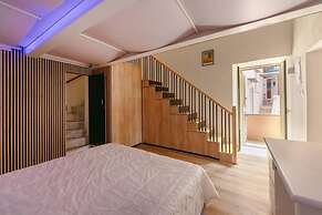 Corricella Moonlight House