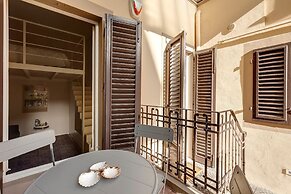 Central Berchet With Terrace and Private Entrance