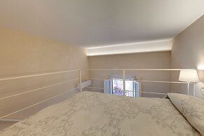 Central Berchet With Terrace and Private Entrance