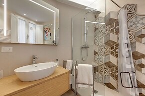 Central Berchet With Terrace and Private Entrance