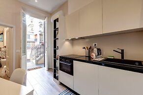 Central Berchet With Terrace and Private Entrance