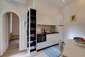 Central Berchet With Terrace and Private Entrance