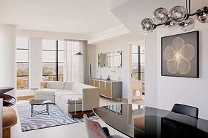 The Godfrey Detroit, Curio Collection By Hilton