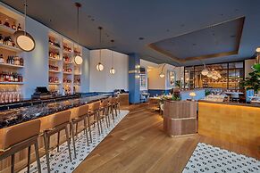 The Godfrey Detroit, Curio Collection By Hilton