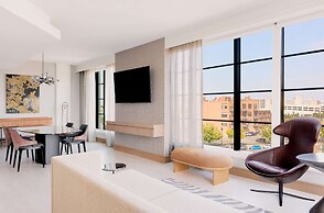 The Godfrey Detroit, Curio Collection By Hilton