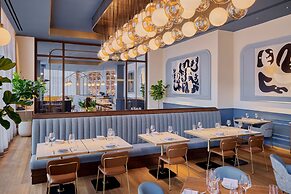 The Godfrey Detroit, Curio Collection By Hilton