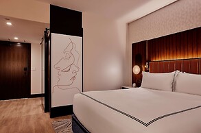 The Godfrey Detroit, Curio Collection By Hilton