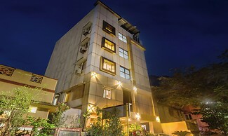 Treebo Marina Grand Railway station