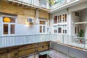 Art Apartment at Sanit by Wonderful Italy