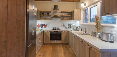 Kalista Superior Apartment by Airstay