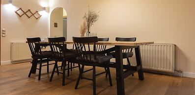 Kalista Superior Apartment by Airstay