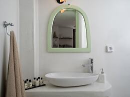 Madame Kalitsi-erato Room