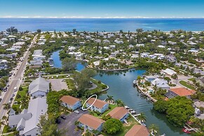 Coconut Bayou 2 Bedroom Home by RedAwning