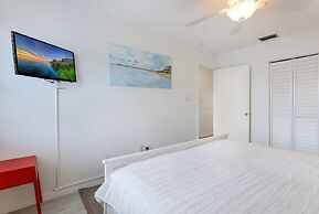 Coconut Bayou 2 Bedroom Home by RedAwning