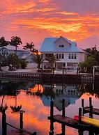 Coconut Bayou 2 Bedroom Home by RedAwning