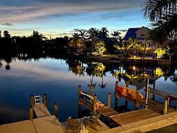 Coconut Bayou 2 Bedroom Home by RedAwning