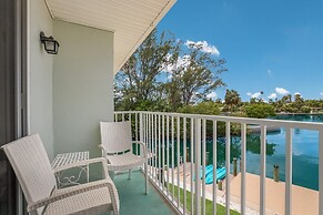 Coconut Bayou 2 Bedroom Home by RedAwning