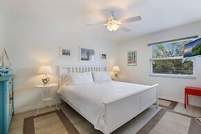 Coconut Bayou 2 Bedroom Home by RedAwning