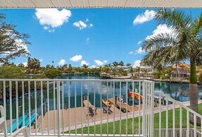 Coconut Bayou 2 Bedroom Home by RedAwning