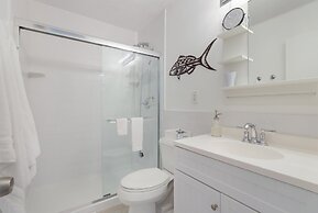 Coconut Bayou 2 Bedroom Home by RedAwning