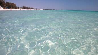 Coconut Bayou 2 Bedroom Home by RedAwning